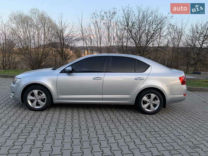 Лифтбек Skoda Octavia 2015 в Иршаве