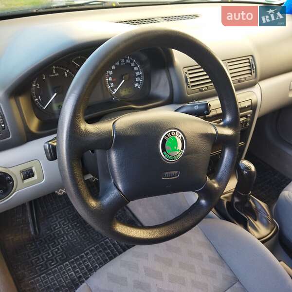 Ліфтбек Skoda Octavia 2000 в Чорткові