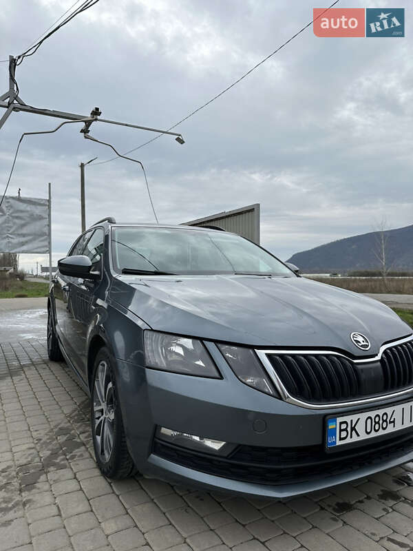 Універсал Skoda Octavia 2017 в Виноградові