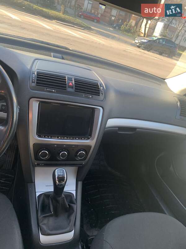 Ліфтбек Skoda Octavia 2011 в Івано-Франківську