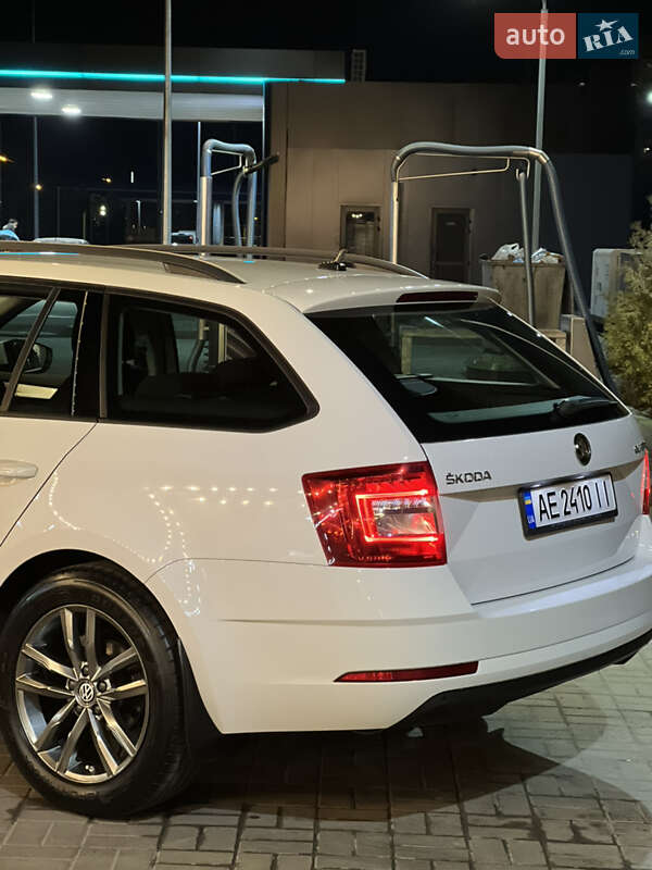 Універсал Skoda Octavia 2018 в Дніпрі