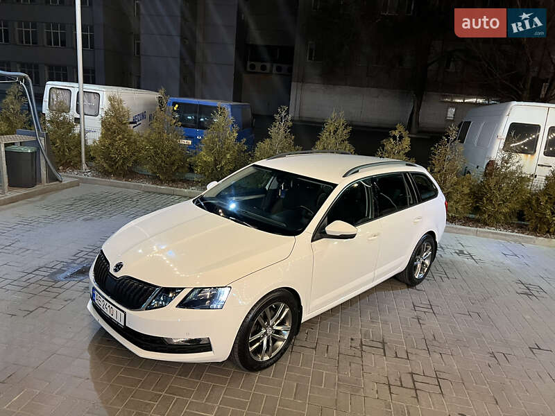 Універсал Skoda Octavia 2018 в Дніпрі