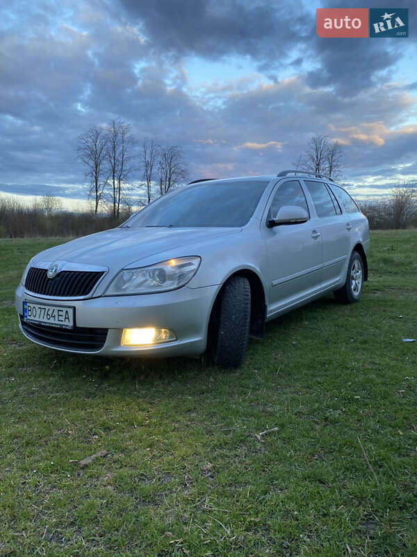 Универсал Skoda Octavia 2012 в Лановцах