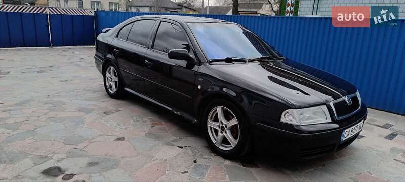 Лифтбек Skoda Octavia 2003 в Жашкове