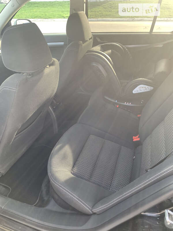 Універсал Skoda Octavia 2009 в Сумах