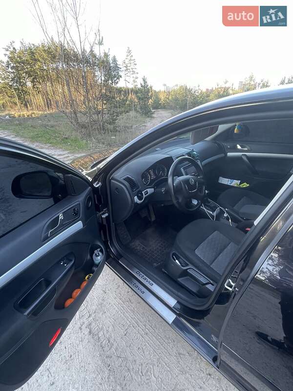 Універсал Skoda Octavia 2009 в Ірпені