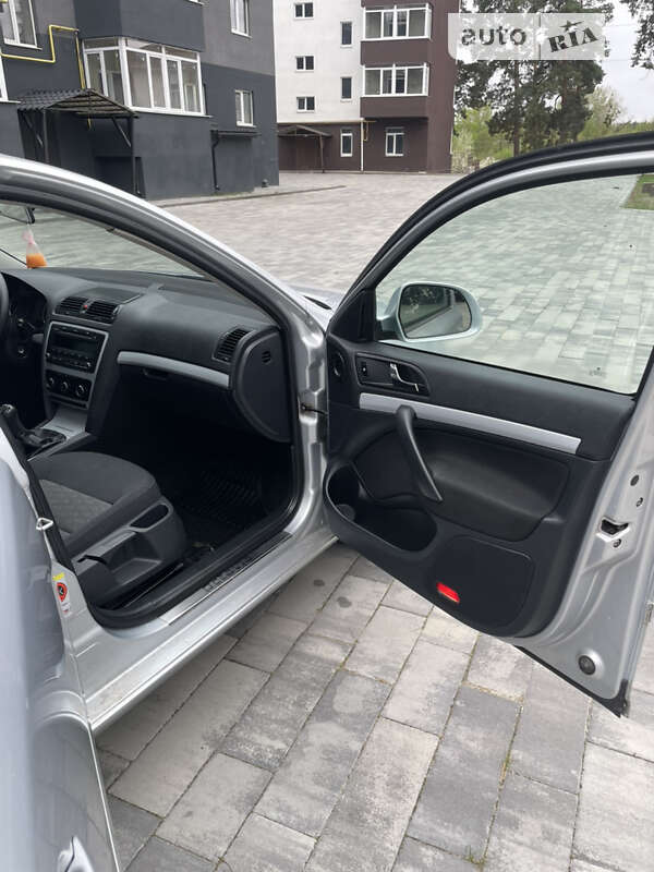 Лифтбек Skoda Octavia 2011 в Ахтырке фото 16 Лифтбек Skoda Octavia 2011 в Ахтырке