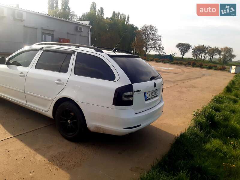 Універсал Skoda Octavia 2009 в Монастирищеві