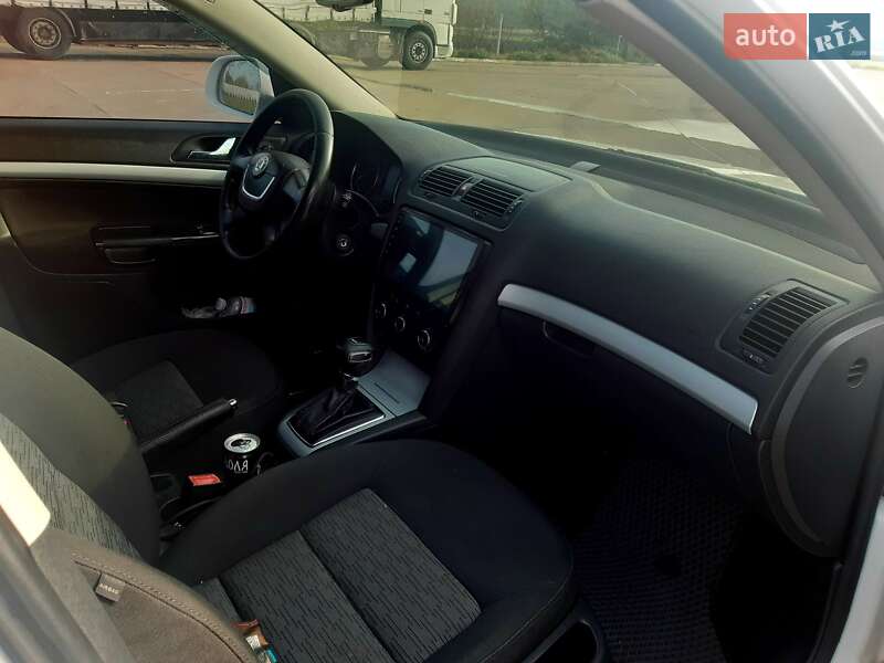 Універсал Skoda Octavia 2009 в Монастирищеві