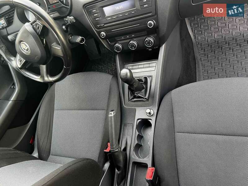 Универсал Skoda Octavia 2015 в Черновцах