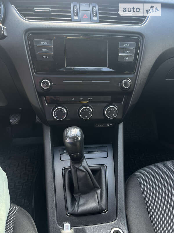 Лифтбек Skoda Octavia 2016 в Луцке