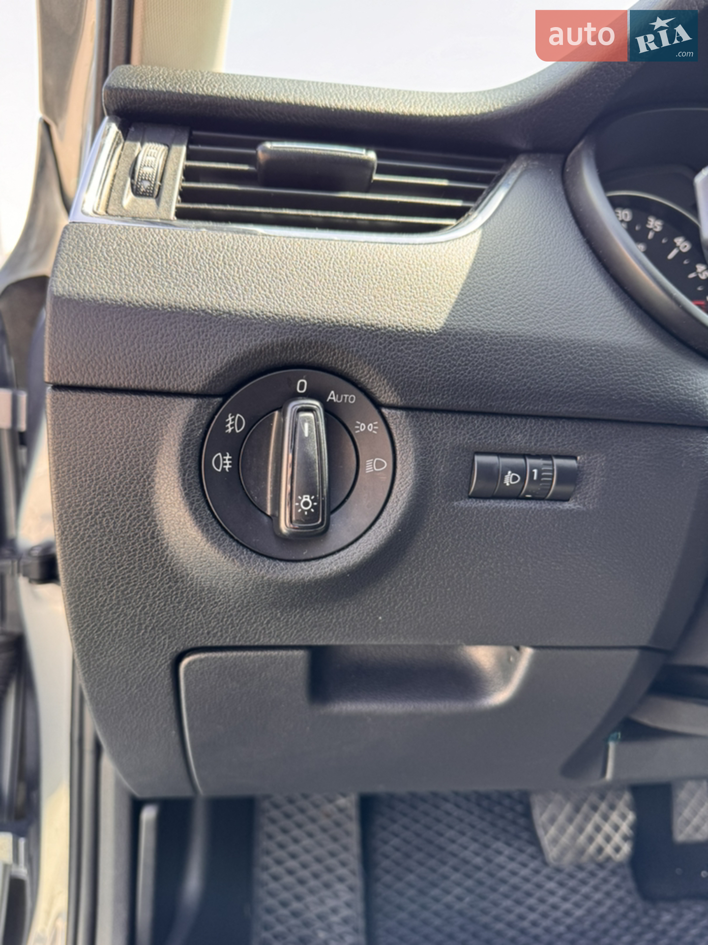 2013 Skoda Octavia - мініатюра 28