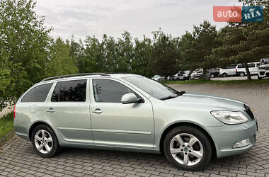 Універсал Skoda Octavia 2012 в Дрогобичі