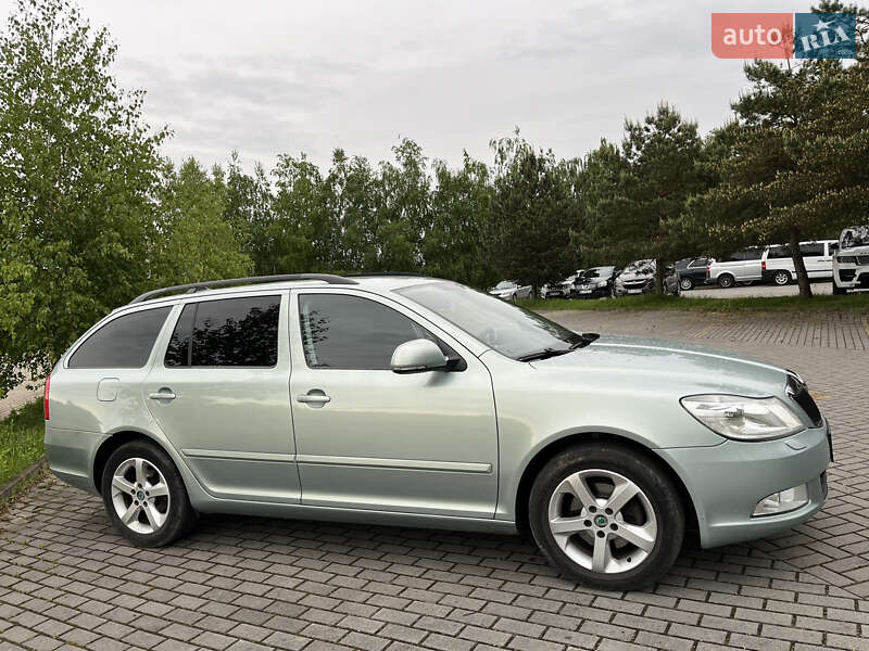 Універсал Skoda Octavia 2012 в Дрогобичі