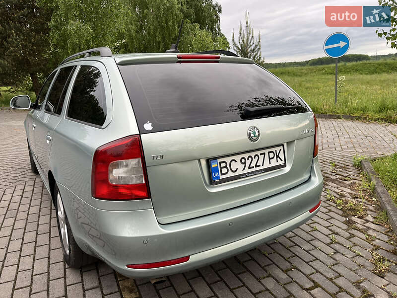 Універсал Skoda Octavia 2012 в Дрогобичі