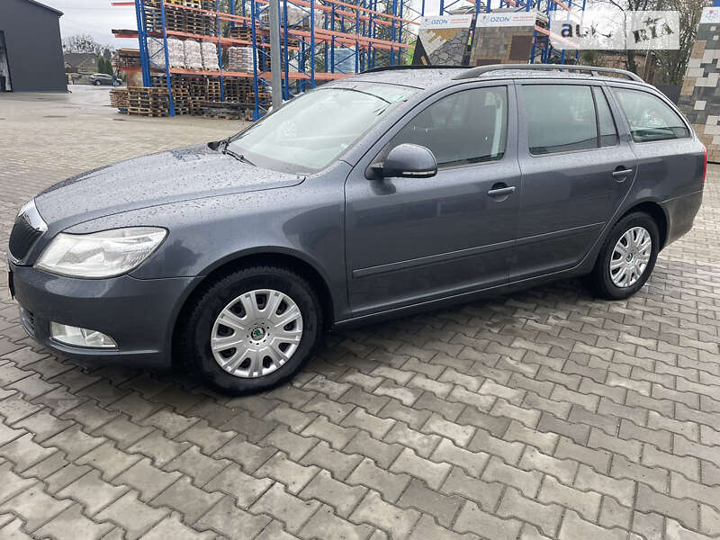 Универсал Skoda Octavia 2010 в Луцке