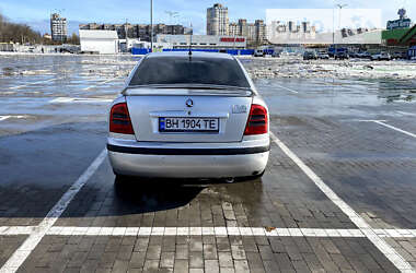 Лифтбек Skoda Octavia 2004 в Одессе