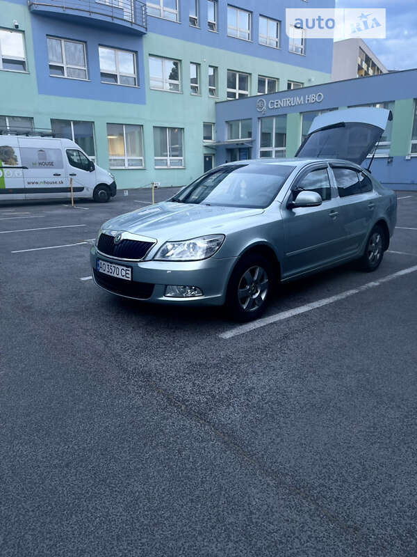 Лифтбек Skoda Octavia 2010 в Тячеве