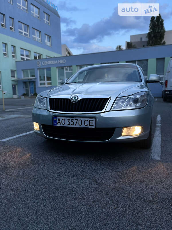 Лифтбек Skoda Octavia 2010 в Тячеве