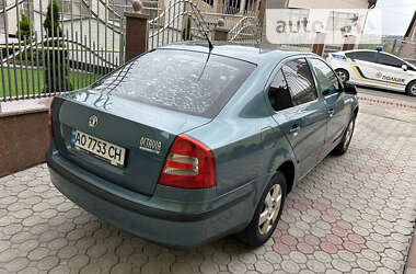 Лифтбек Skoda Octavia 2005 в Тячеве