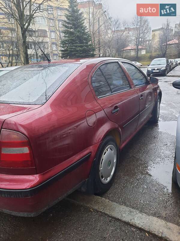 Ліфтбек Skoda Octavia 1998 в Львові