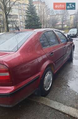 Лифтбек Skoda Octavia 1998 в 
