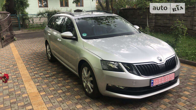Универсал Skoda Octavia 2019 в Сарнах