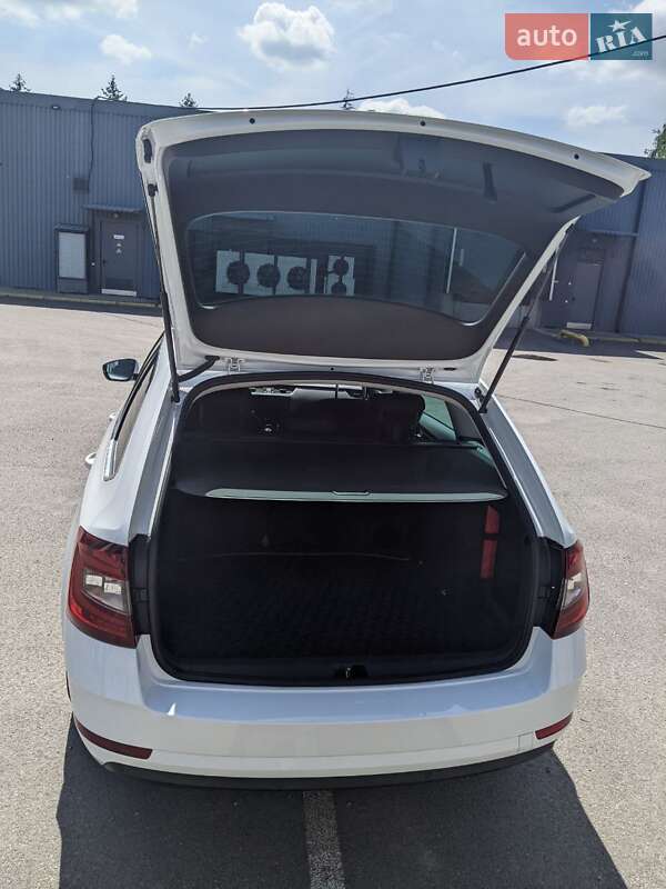 Універсал Skoda Octavia 2017 в Ужгороді