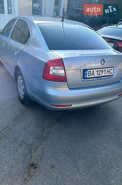Лифтбек Skoda Octavia 2009 в Кропивницком