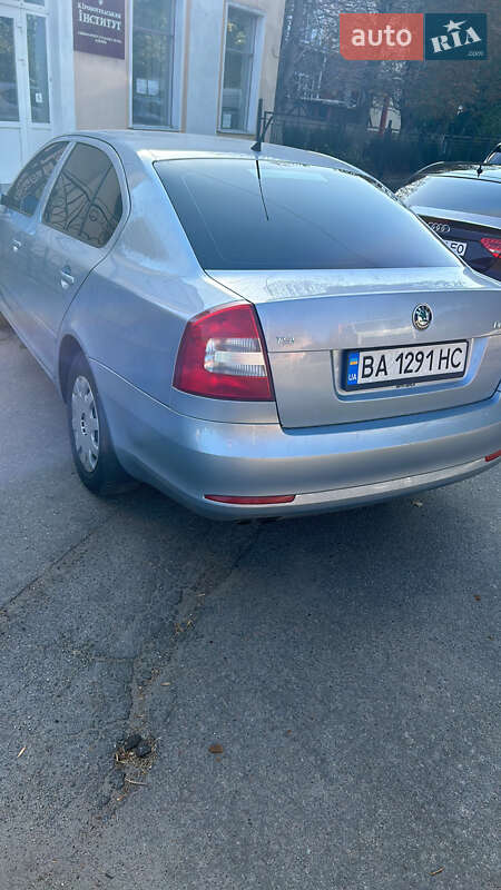 Лифтбек Skoda Octavia 2009 в Кропивницком