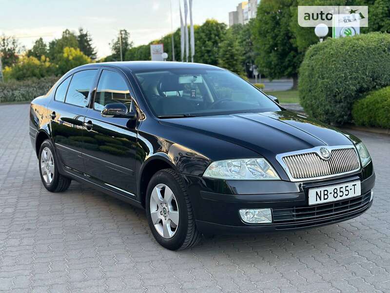 Лифтбек Skoda Octavia 2006 в Хороле