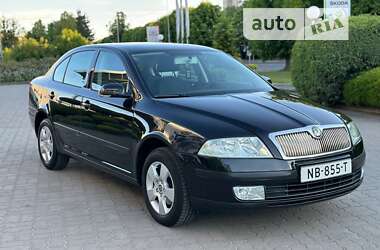 Лифтбек Skoda Octavia 2006 в Хороле