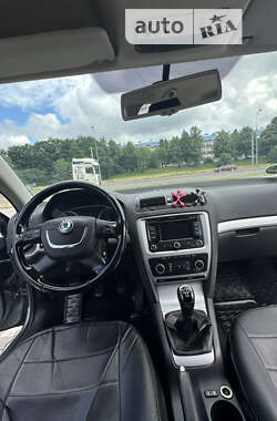Універсал Skoda Octavia 2012 в 
