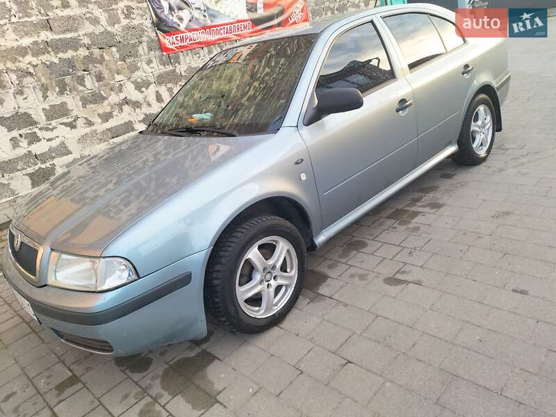 Лифтбек Skoda Octavia 2004 в Тлумаче