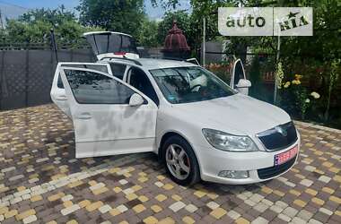 Универсал Skoda Octavia 2012 в Хотине