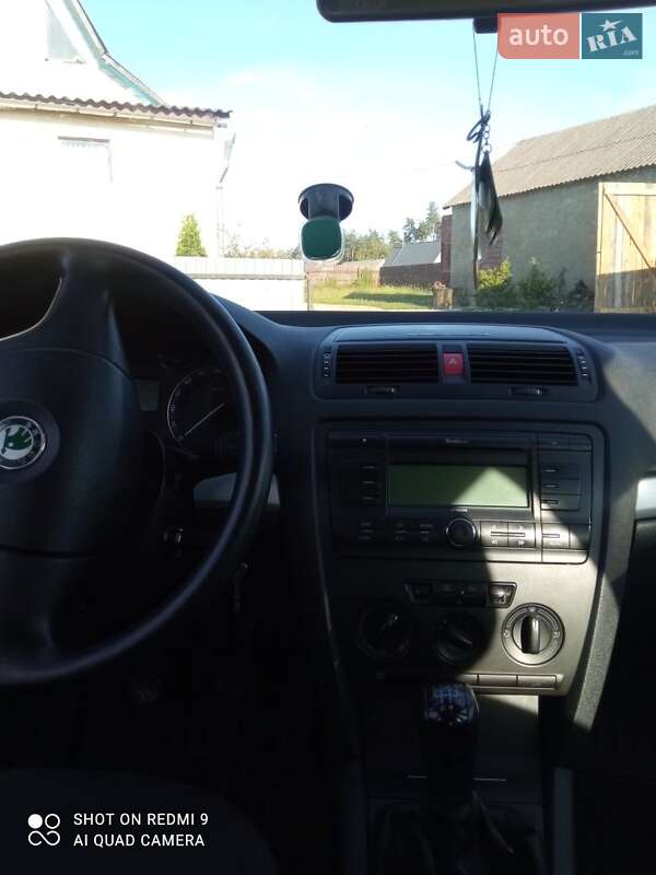 Лифтбек Skoda Octavia 2005 в Вараше