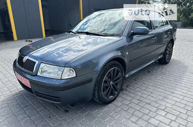 Лифтбек Skoda Octavia 2004 в Днепре