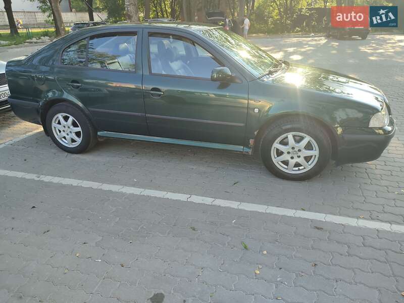 Лифтбек Skoda Octavia 2000 в Львове