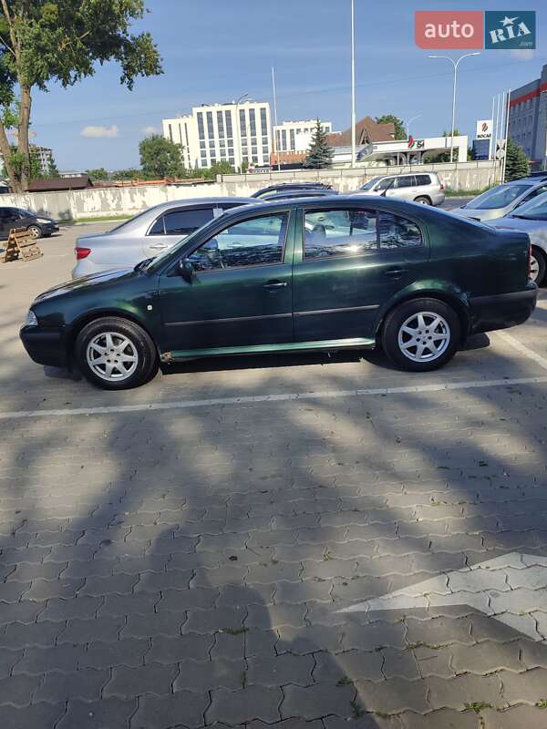Лифтбек Skoda Octavia 2000 в Львове
