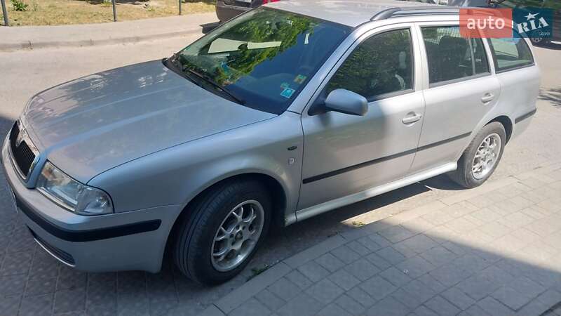 Универсал Skoda Octavia 2000 в Львове