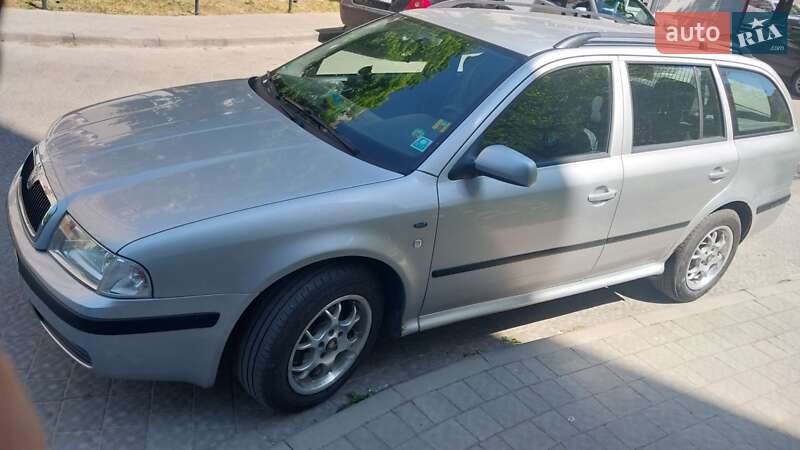 Универсал Skoda Octavia 2000 в Львове