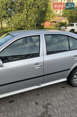 Лифтбек Skoda Octavia 2008 в 