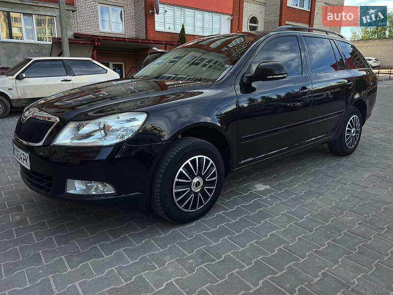 Универсал Skoda Octavia 2010 в 