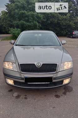 Лифтбек Skoda Octavia 2008 в Черняхове