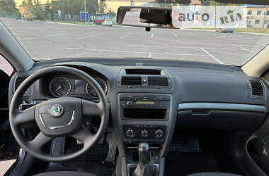 Лифтбек Skoda Octavia 2010 в Житомире