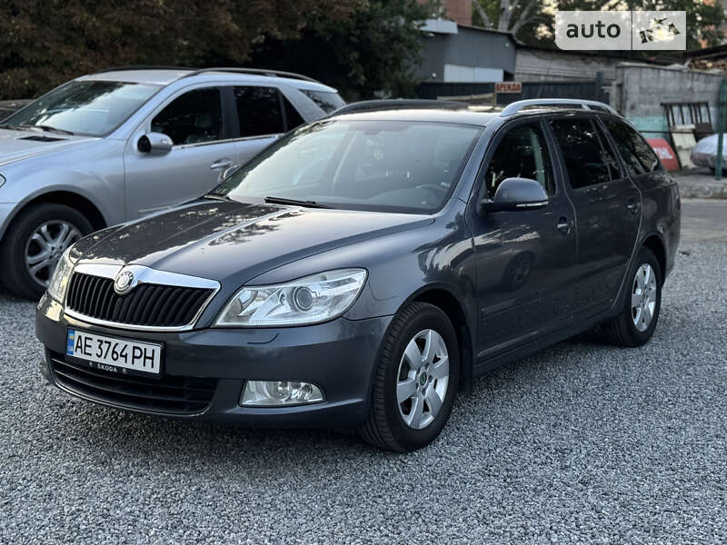 Універсал Skoda Octavia 2009 в Дніпрі