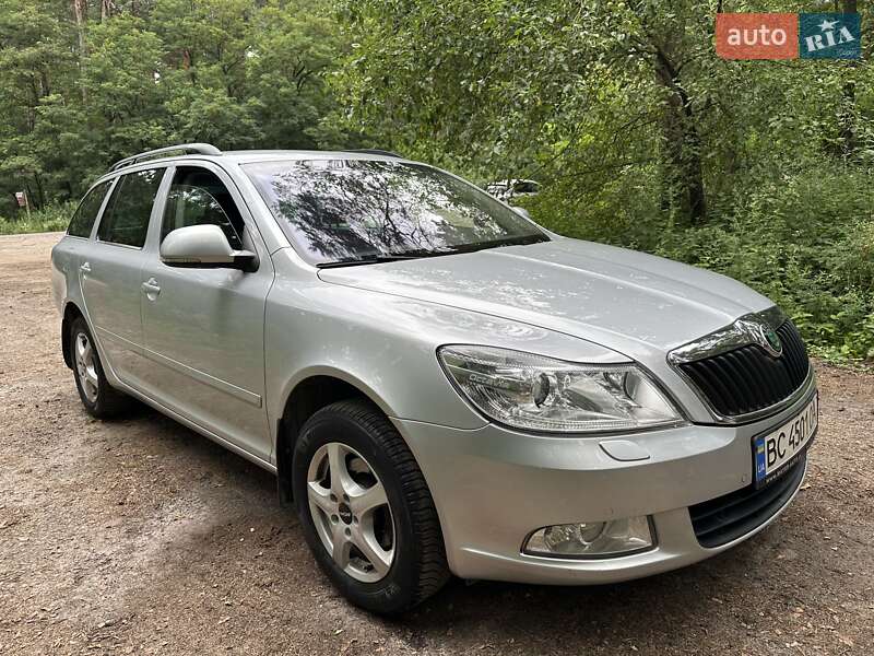 Універсал Skoda Octavia 2010 в Бродах