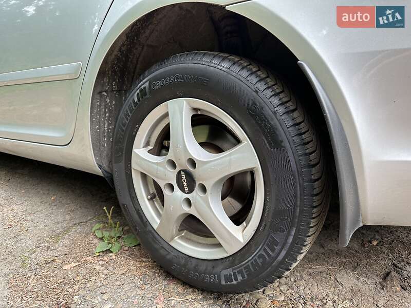 Універсал Skoda Octavia 2010 в Бродах