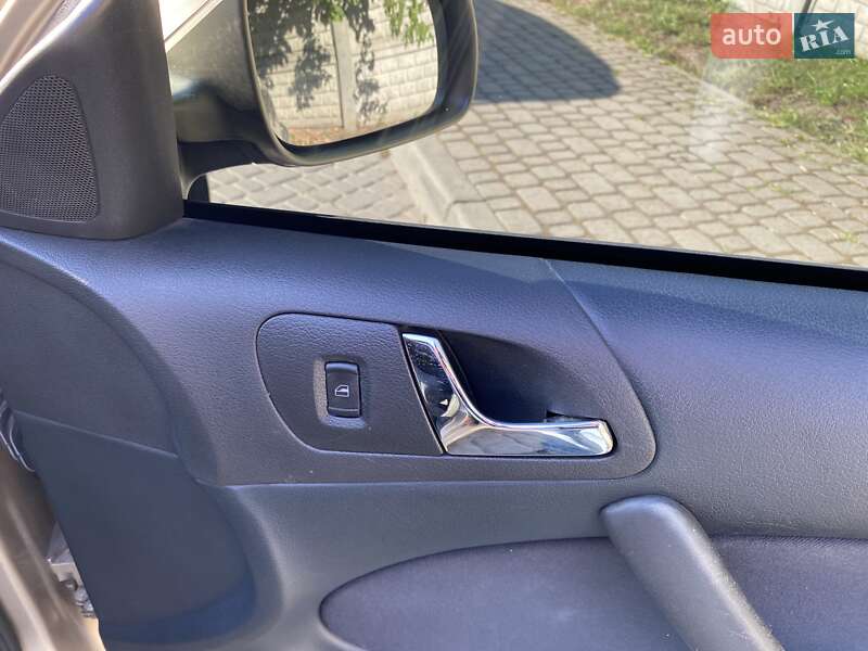 Универсал Skoda Octavia 2006 в Коростене