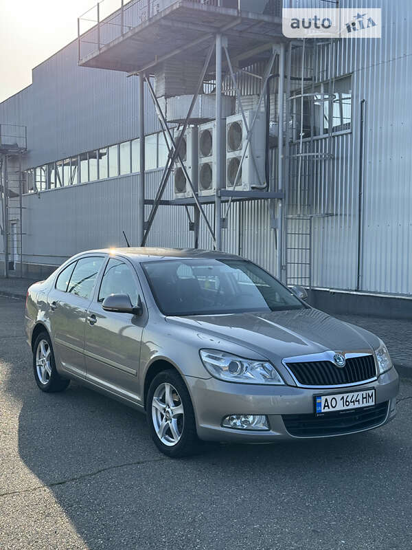 Лифтбек Skoda Octavia 2011 в Виноградове фото Лифтбек Skoda Octavia 2011 в Виноградове
